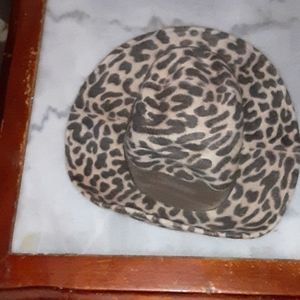 Made in France hat 100% laine in leopard